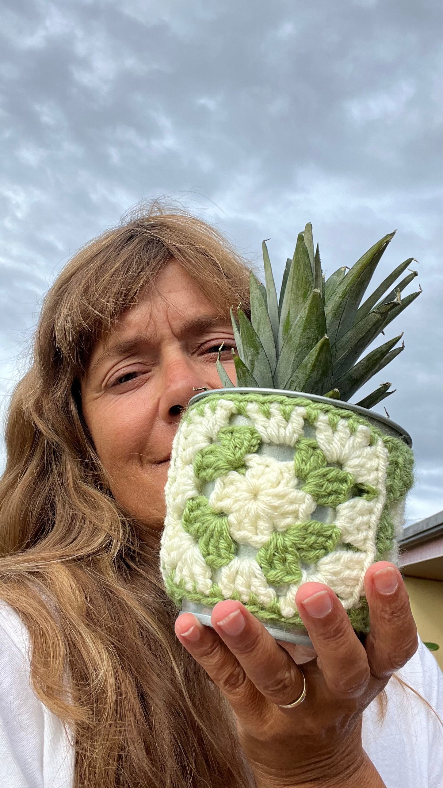 Granny Square Plant Pot Cozy – Beginner Crochet Pattern (Stash Yarn Project)